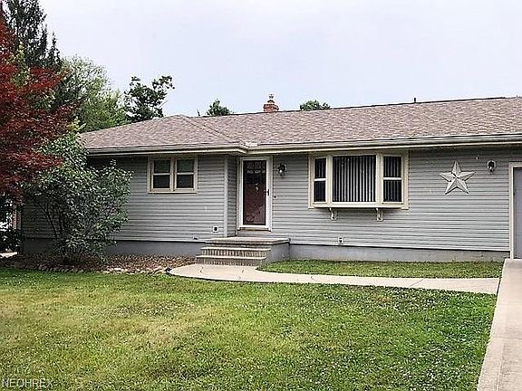 3rd image of 113 Woodland Dr