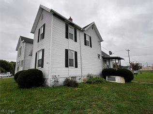 223 Pine St, Coshocton, OH 43812