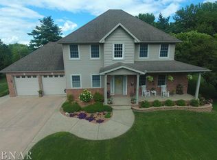 305 N Barnett St, Le Roy, IL