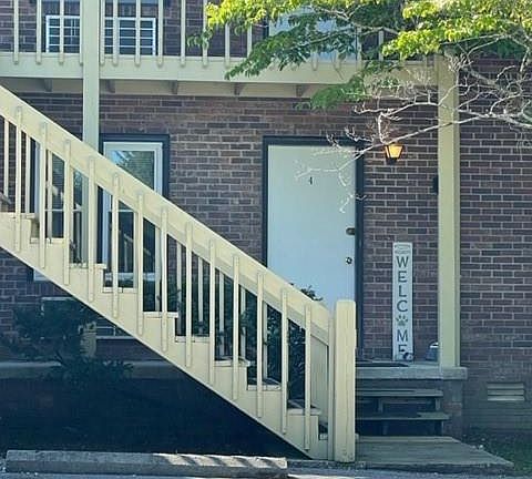 2nd image of 380 Corbly Dr APT 4