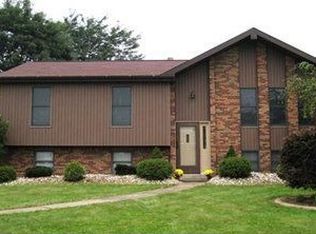 70 Barri Dr, Irwin, PA 15642