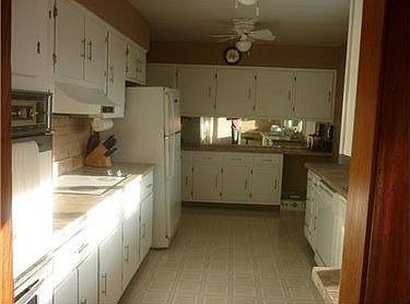 4th image of 1561 Fairmont Dr