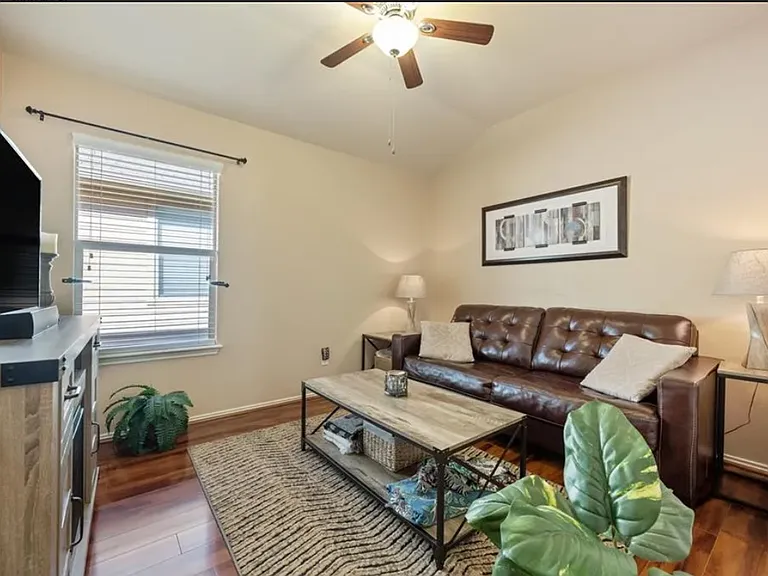 255 Drystone Trl — Photo 14