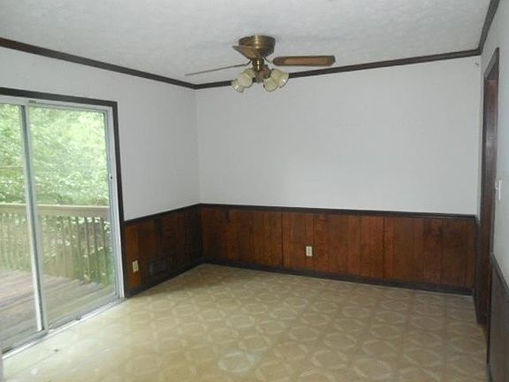 4th image of 3030 Howell Ct