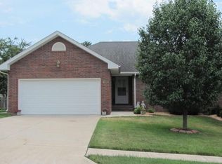 1618 W Swallow St, Springfield, MO 65810