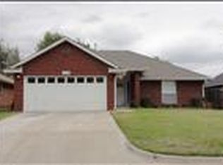 1316 City Ave, Moore, OK 73160