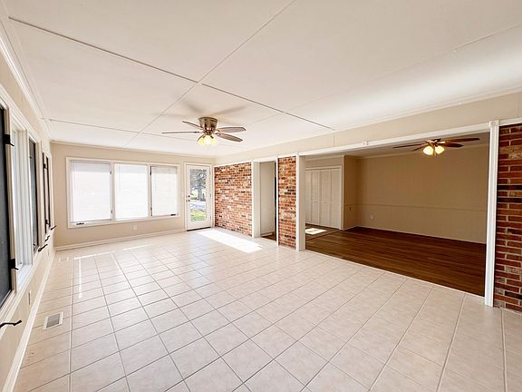 5th image of 102 Woodcliff Ct