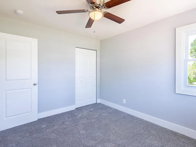 105 Meadow Rd — Photo 10