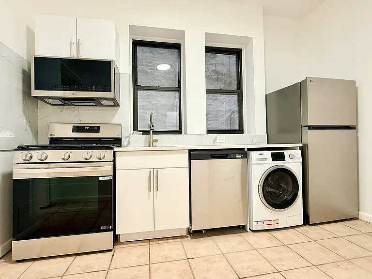 170 W 123rd St #C3 — Photo 3