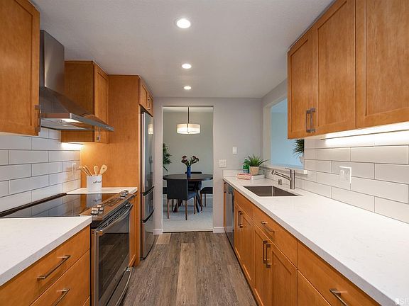 2nd image of 360 Guerrero St APT 302