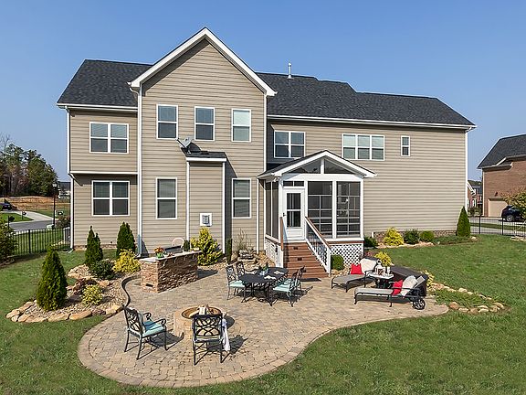 outdoor kitchen and fire pit