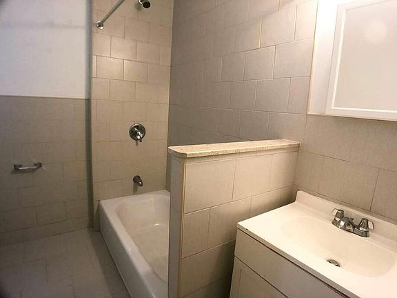 5th image of 312 E 21st St #4