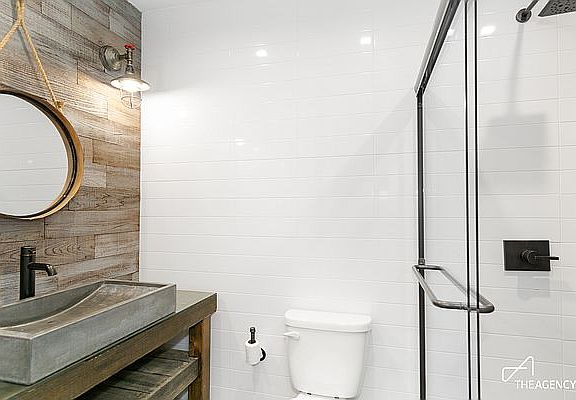 5th image of 714A Quincy St Floor 2