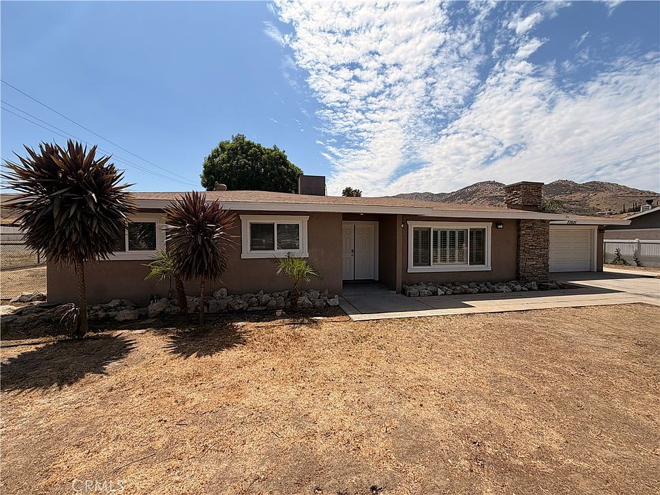 1st image of 22625 Whittier St