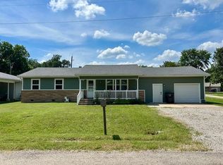 200 S Karner Ave, Altamont, KS 67330