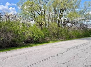 1 Fawncrest Blvd #24, New Hartford, NY 13413