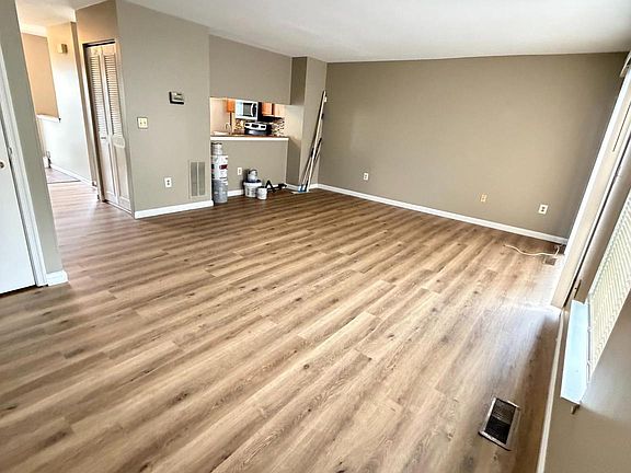5th image of 4621 Langston Dr