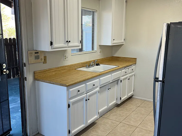 61449 Desert Air Rd #A — Photo 6