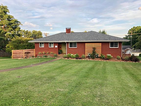 2nd image of 1616 Linda Ln