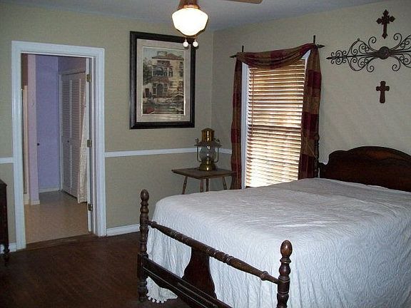 5th image of 1003 Idylwood Dr