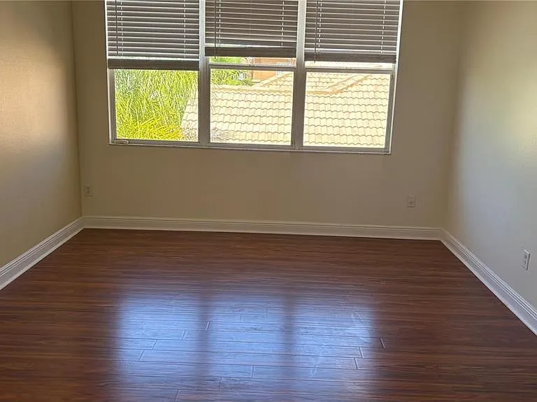 10547 Martinique Isle Dr — Photo 27