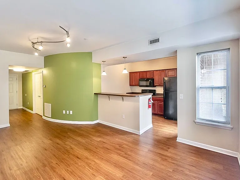 Morton Mansions Apartments — Photo 2