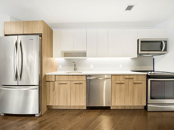 3rd image of 150 N 12th St #5C