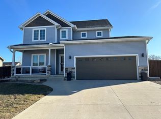 601 N 10th Ave, Winterset, IA 50273