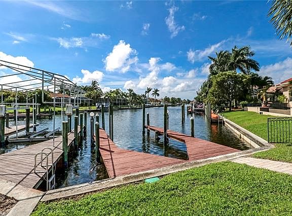 5th image of 2504 Cape Coral Pkwy W