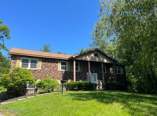 1132 Glenmeadow Ct, Schenectady, NY 12309