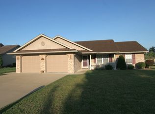 4165 Manor Dr, Jasper, IN 47546