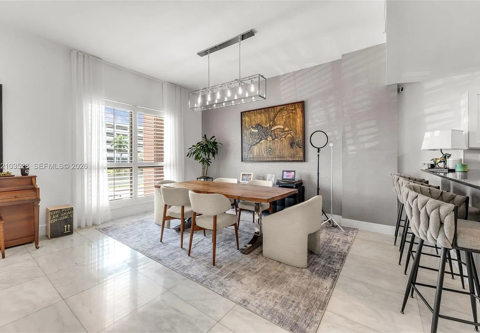 Colonnade At Dadeland Sw — Photo 4