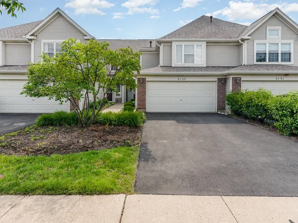 3133 Reflection Dr, Naperville, IL 60564