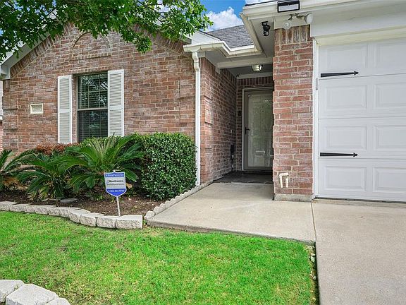3rd image of 2809 Drycreek Ln