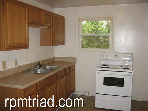 4th image of 1513 Ball St APT D