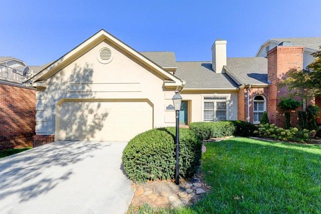 1st image of 7905 Woodland Brae