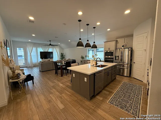 2216 Prado Dr — Photo 11