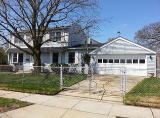 3102 Erwin Pl, Oceanside, NY 11572