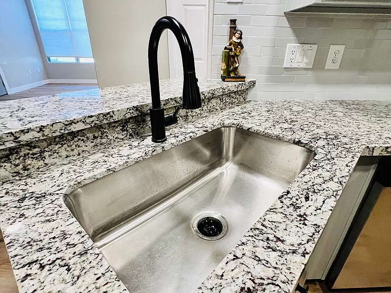 8555 W Russell Rd #1002 — Photo 13