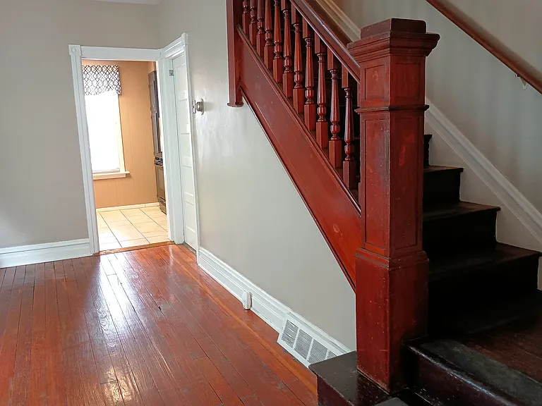 513 Hanover St — Photo 5