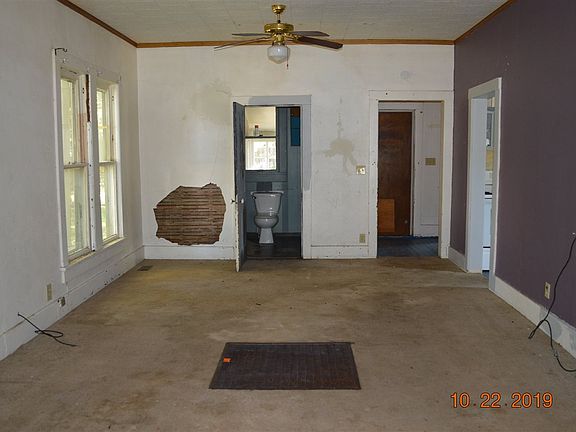 3rd image of 212 N East St
