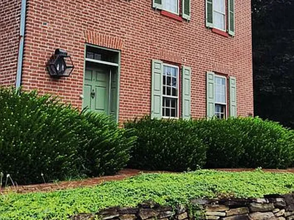 206 E King St, East Berlin, PA 17316