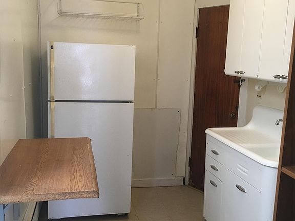 2nd image of 224 Summit Ave APT 3NW
