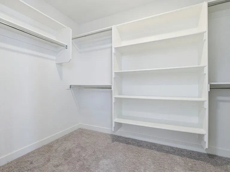 506 S Highpoint Dr — Photo 11