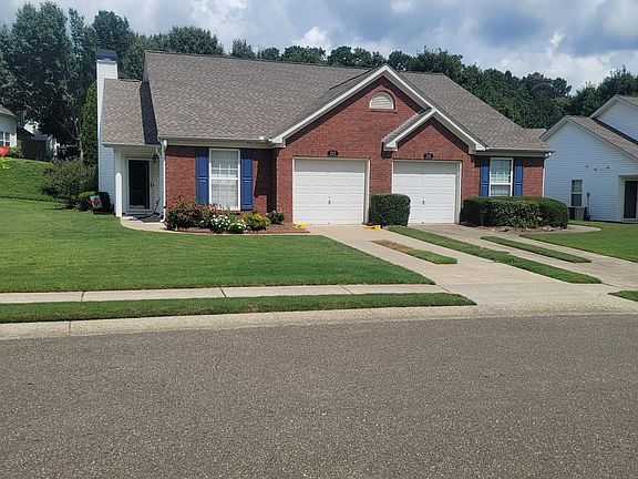 2nd image of 215 Cottonwood Creek Cir