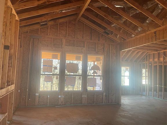 5th image of 2313 Creekview Dr