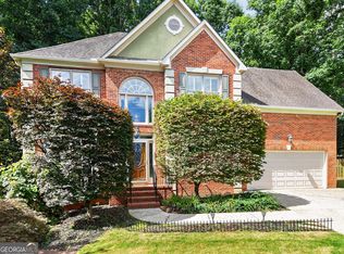 325 Camber Woods Ct, Roswell, GA 30076