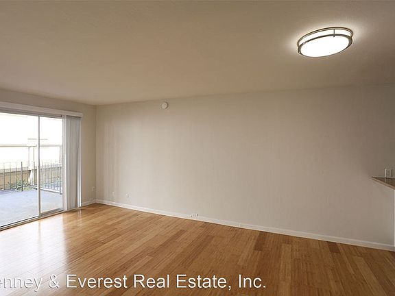 2nd image of 315 Wayne Pl #111