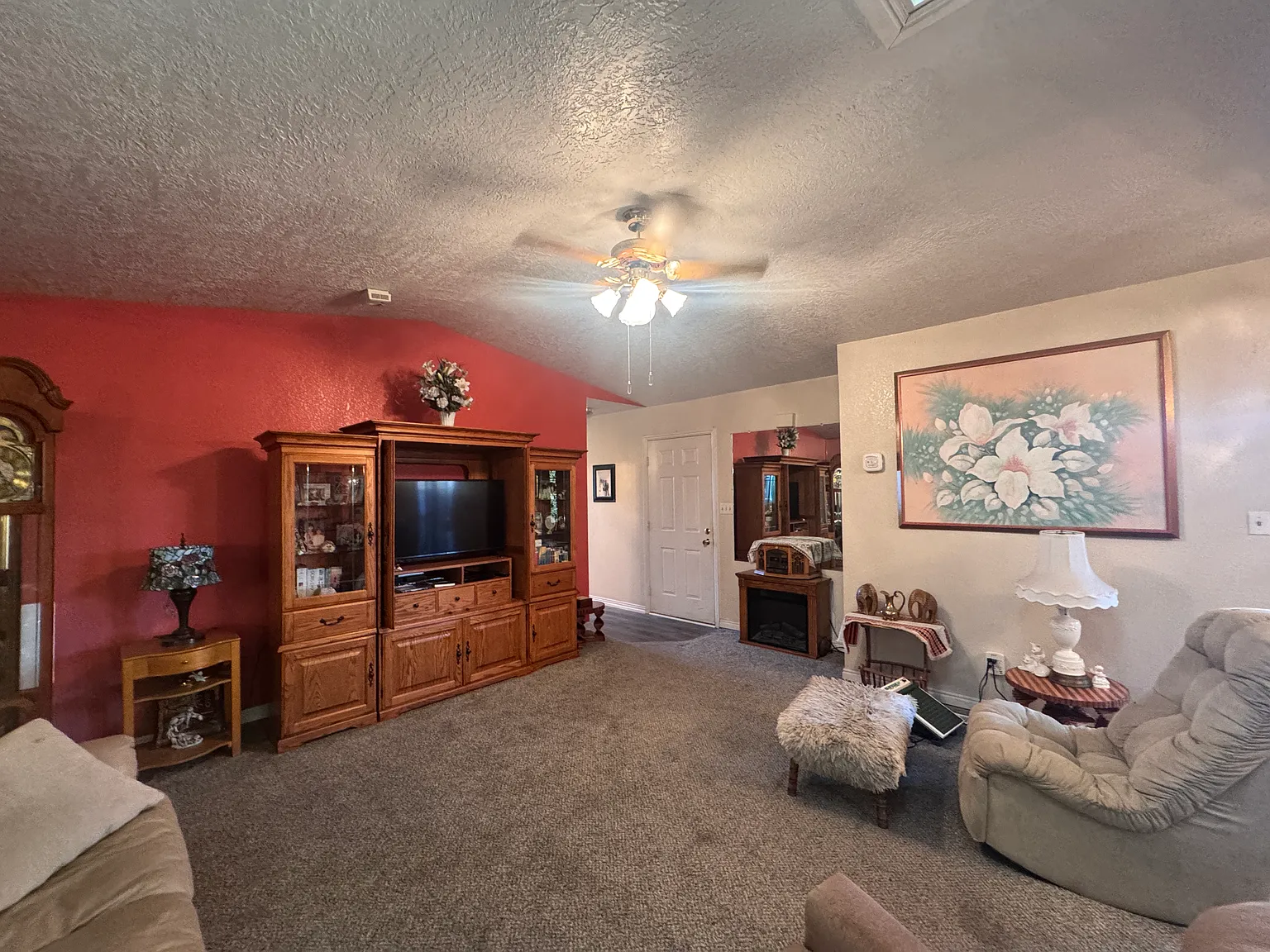 2 bed, 1102 sqft, $1,600 — Photo 1