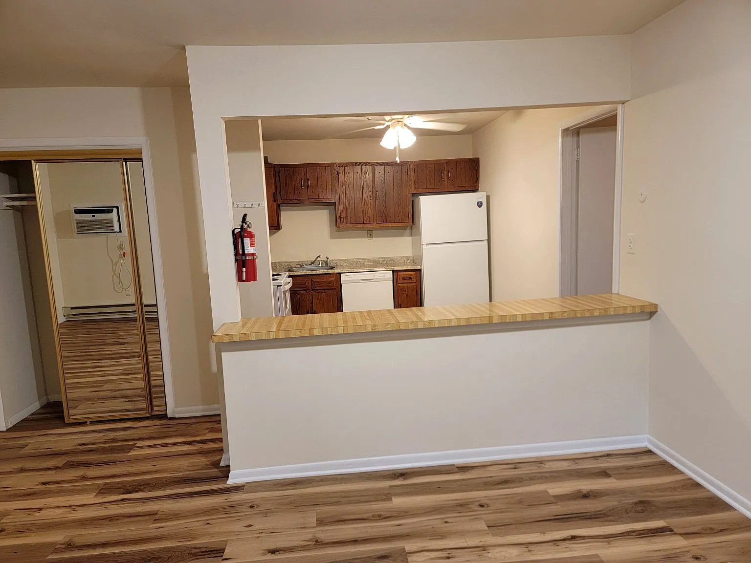 2 bed, 1014 sqft, $1,930 — Photo 4